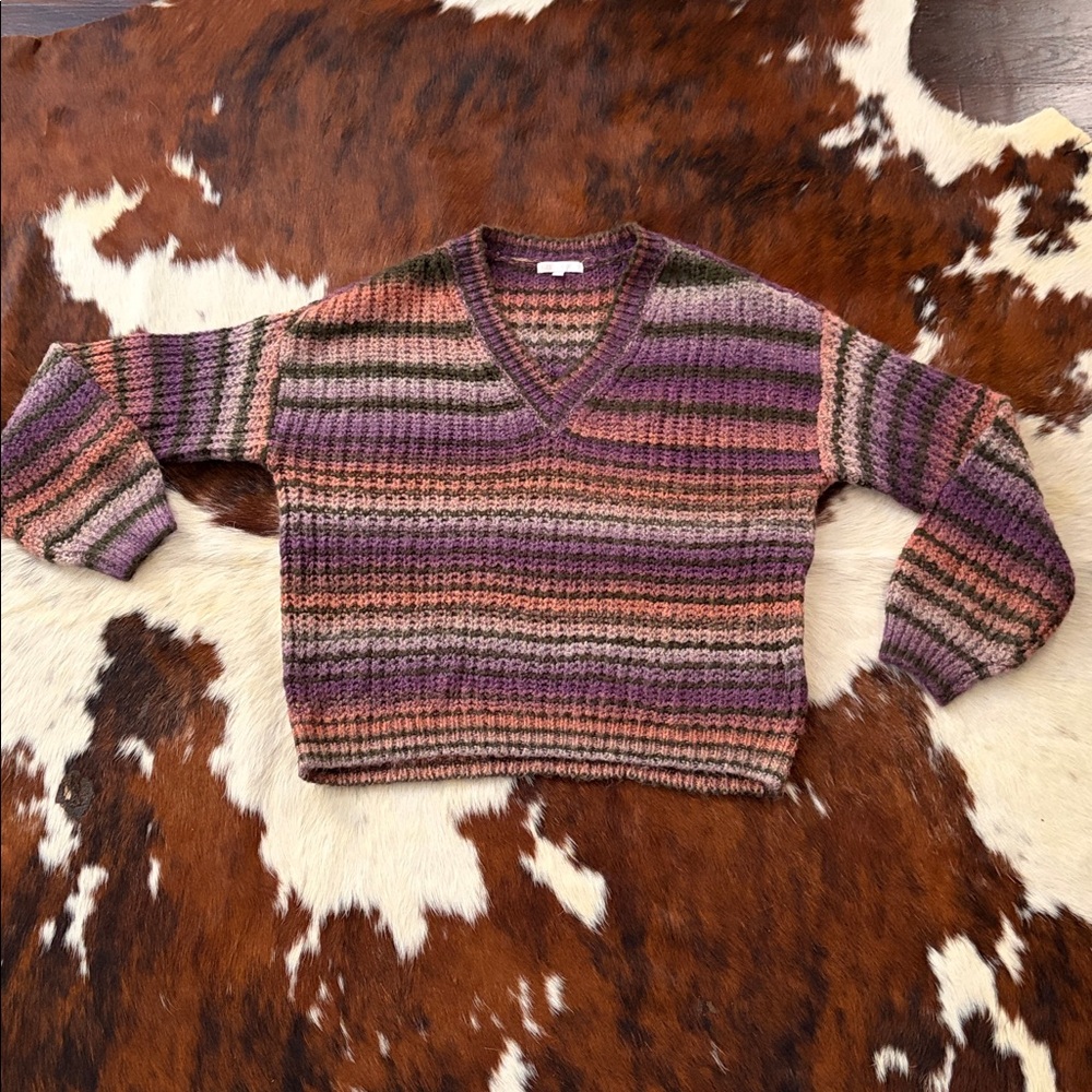 Gianni Bini women’s v neck knitted sweater 💕